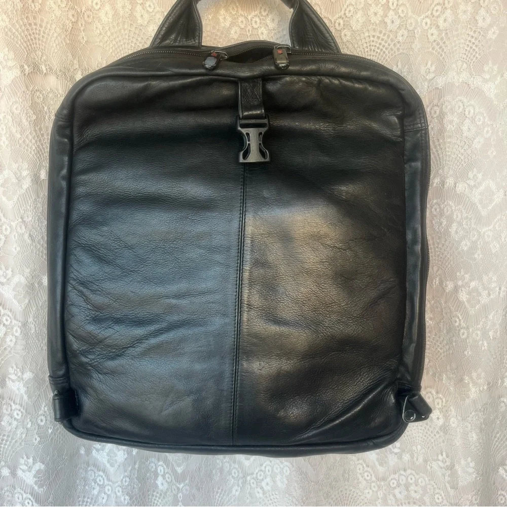 SWISS TECH GEAR Black Laptop/Tablet Pocket Case Shoulder Bag Messenger Backpack